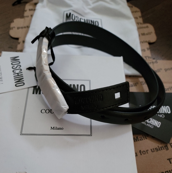 ⭐Moschino⭐- Women's Leather Logo Belt - Picture 7 of 15